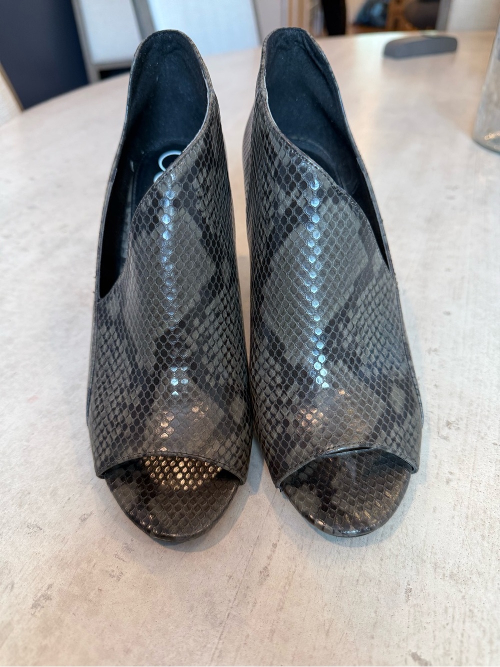 Calvin Klein Faux Snake Open Toe Pump. 9.5m. Guc. Grey/Black. Fun Shape!